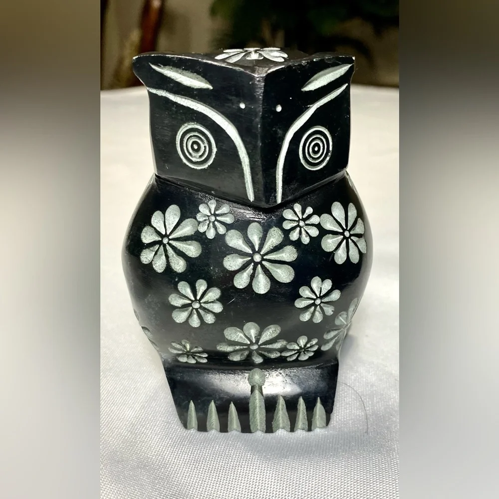 Figurine OWL Carved Black 4